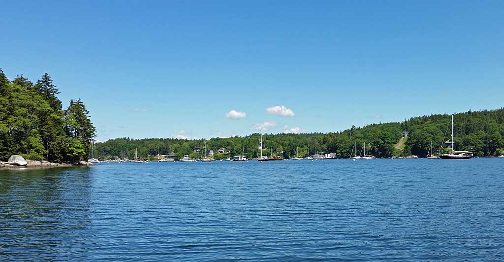 entering buck s harbor harbor island on the left buck s harbor marina on the right - v bucks generator bucksport